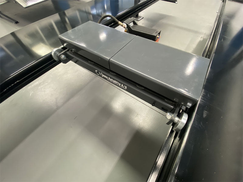 Guldpaket 5 - Fyrpelarlyft (Parkeringslyft) + Domkraft och 10L olja - Basic line (Guld5)