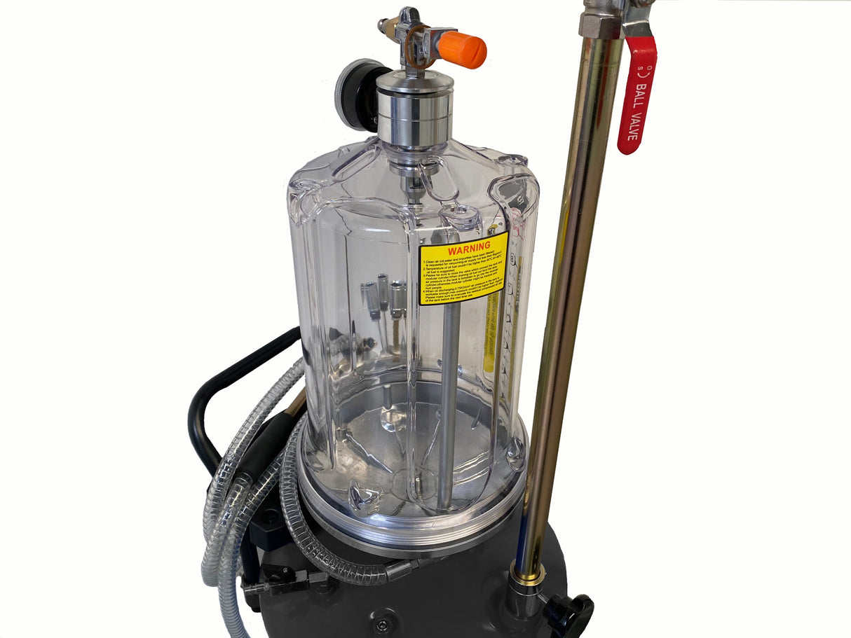 Spilloljetunna med sugfunktion 65L i svart (JA1041OD)