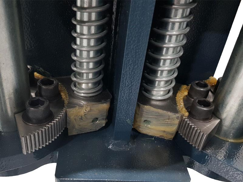 Elektromekanisk tvåpelarlyft utan bottenram - 3500kg - Euro line (JA3500T-E)