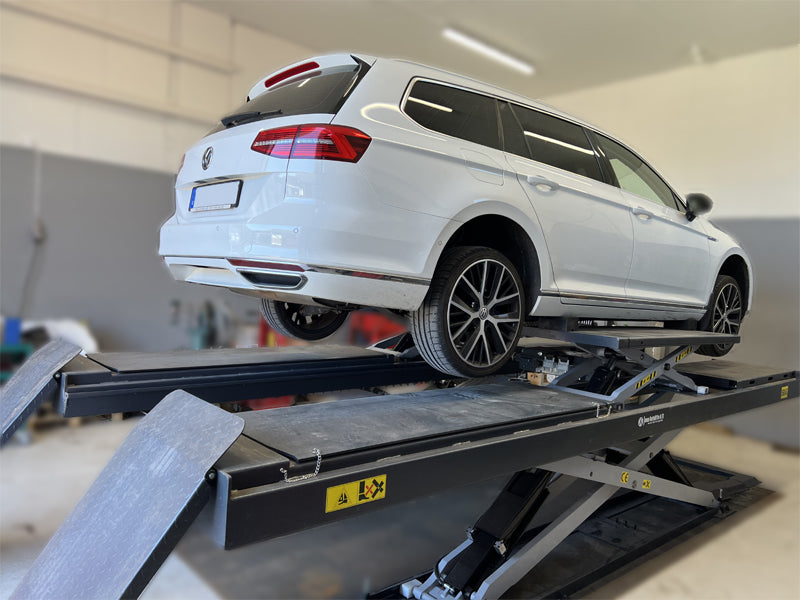 Körbanesaxlyft - Inbyggda frihjulssaxar - 5500 kg. - Euro line (JA9000S-E)